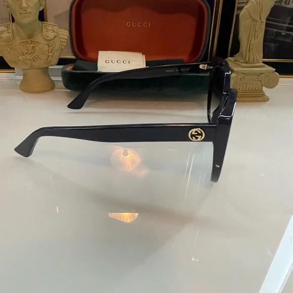 NWT authentic Gucci Womens Cat Eye Blue Fashion sunglasses .๐๐๐ - Picture 11 of 15